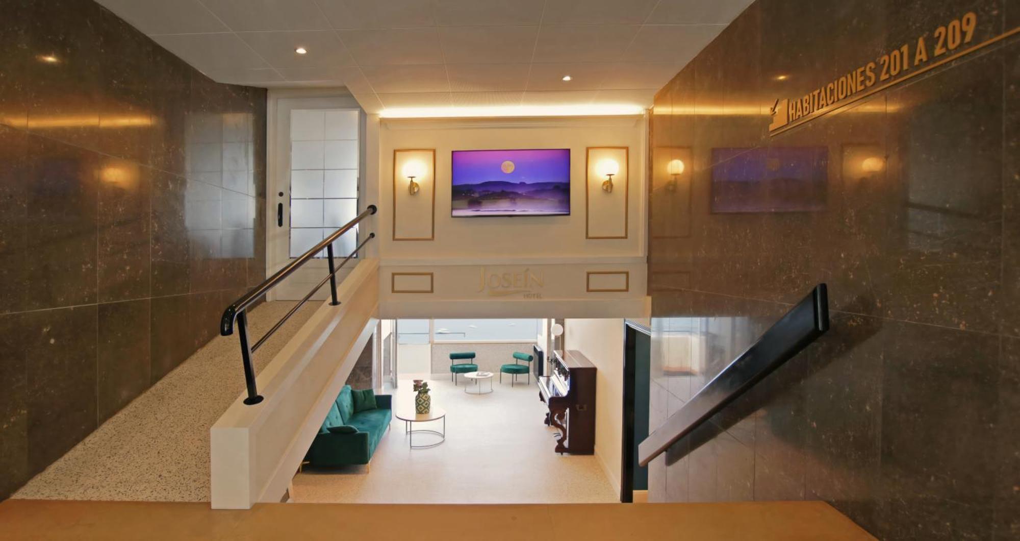 Hotel Josein كوميلاس المظهر الخارجي الصورة