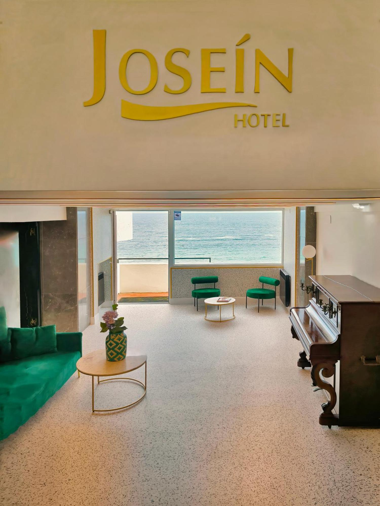 Hotel Josein كوميلاس المظهر الخارجي الصورة