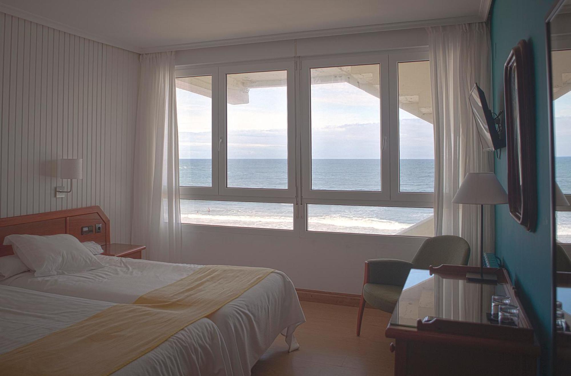 Hotel Josein كوميلاس المظهر الخارجي الصورة
