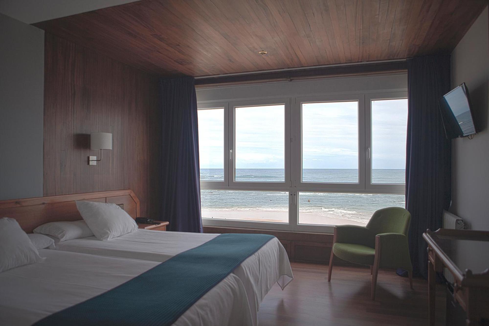 Hotel Josein كوميلاس المظهر الخارجي الصورة