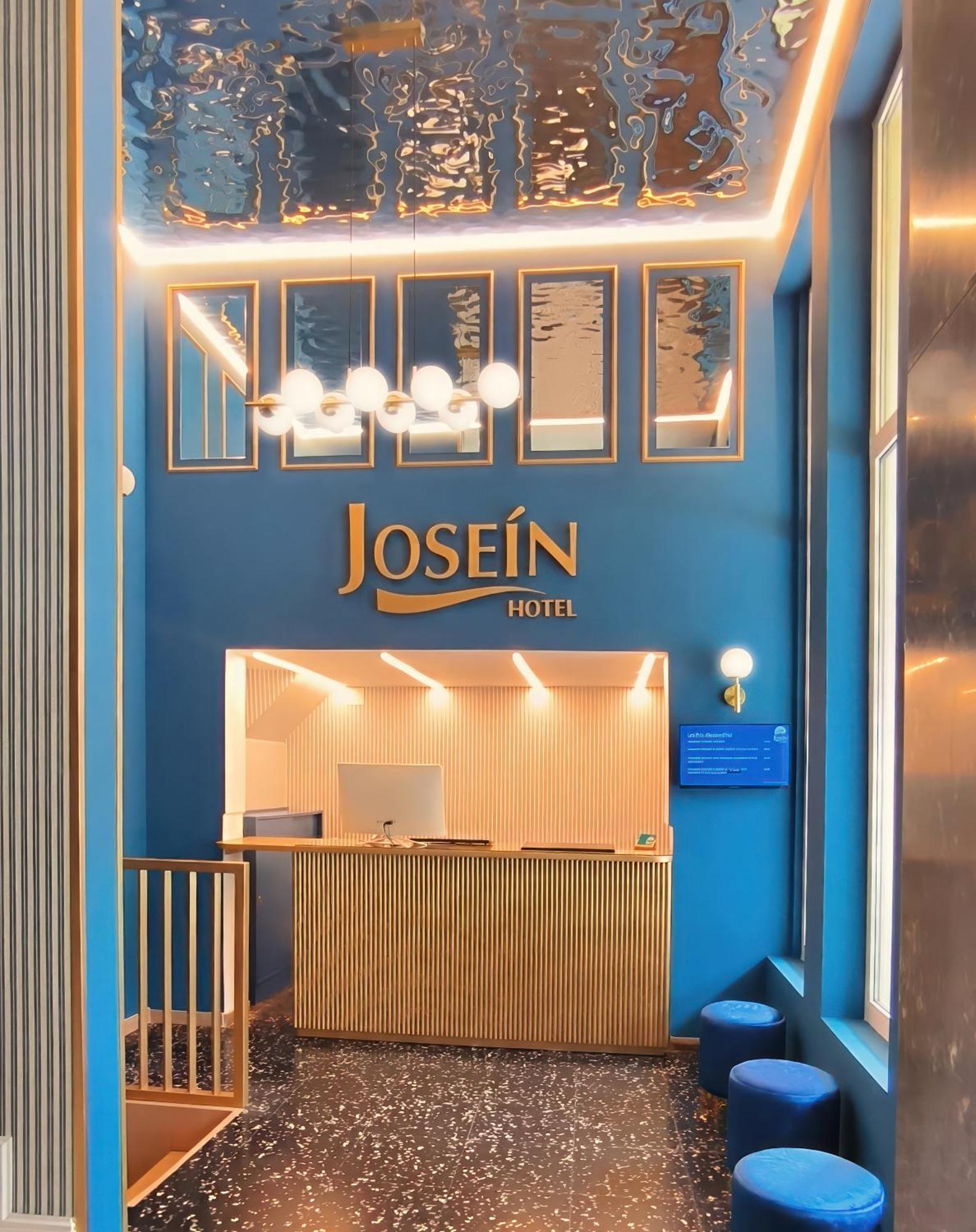 Hotel Josein كوميلاس المظهر الخارجي الصورة